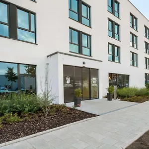 Hotel Super 8 By Wyndham North, Munich